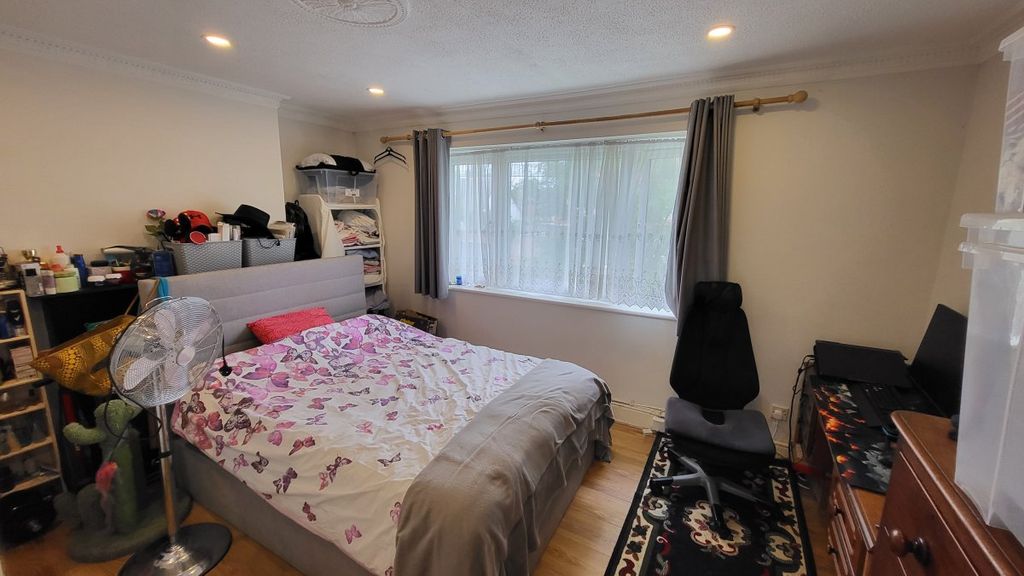 Property photo 2 of 5