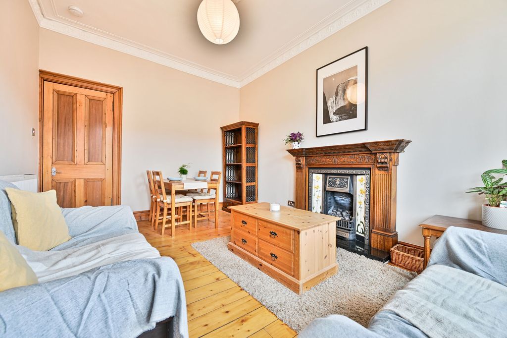 Property photo 2 of 28