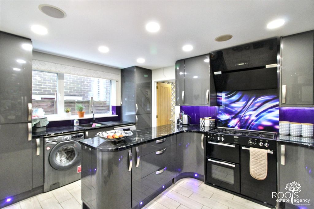 Property photo 2 of 12 Picture No. 03