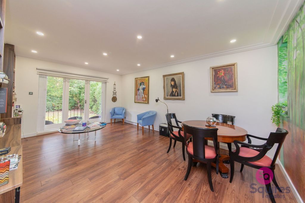 Property photo 3 of 33