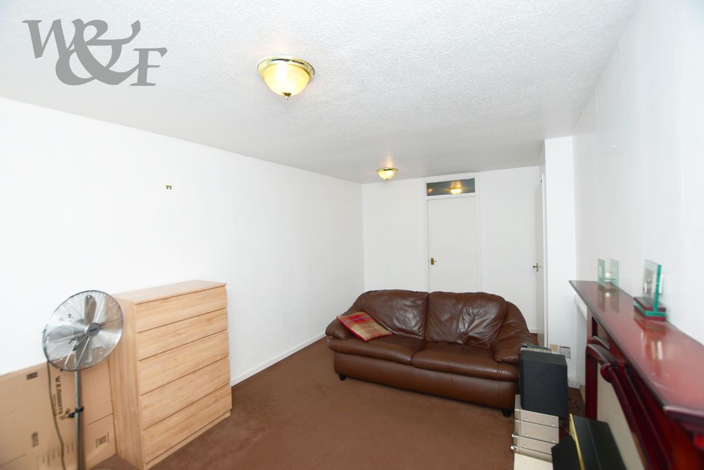 Property photo 3 of 19 Photo 12