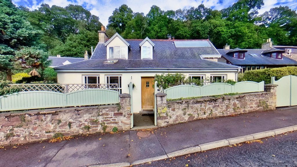 Property photo 3 of 18