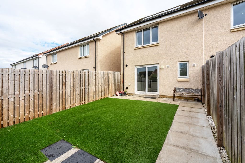 Property photo 2 of 30 Rear Garden