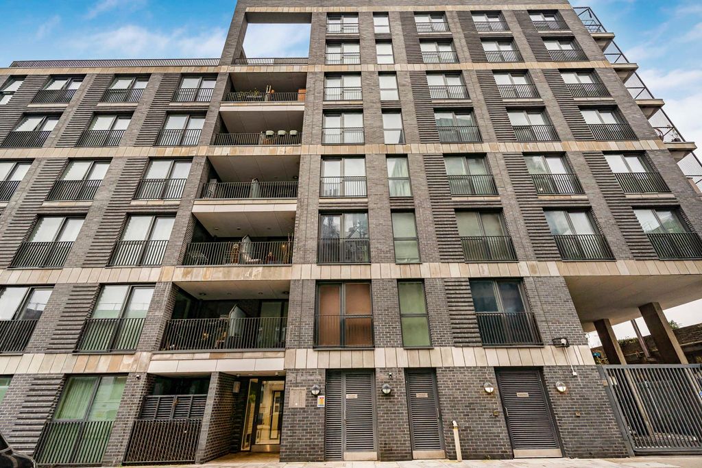 Property photo 1 of 24 Exterior