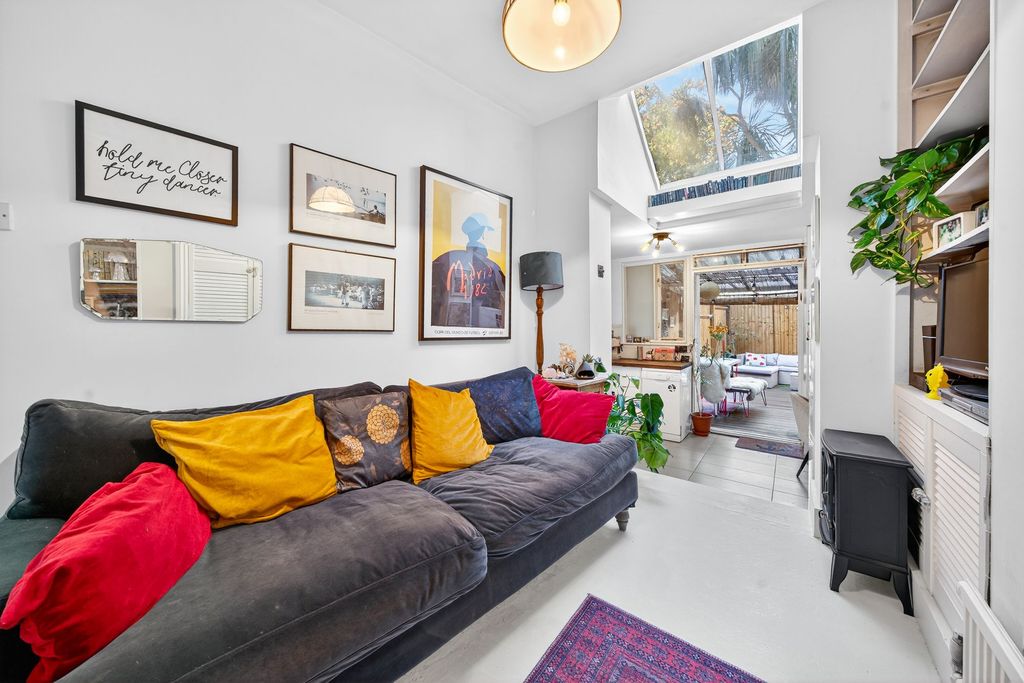 Property photo 1 of 16