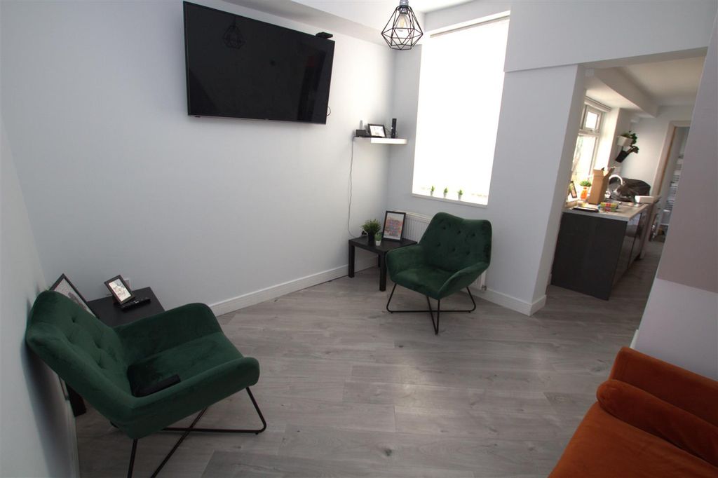 Property photo 2 of 11 Living Room .Jpg