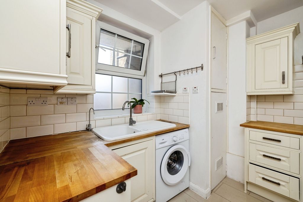 Property photo 2 of 16 Kitchen