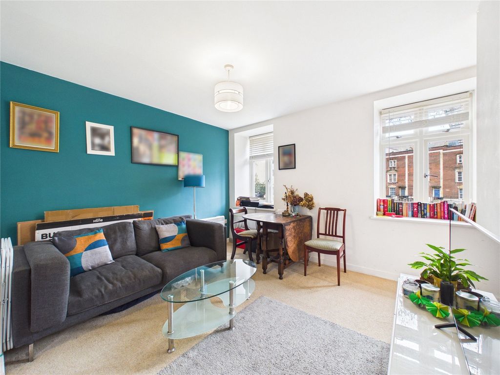 Property photo 3 of 13 Picture No. 11