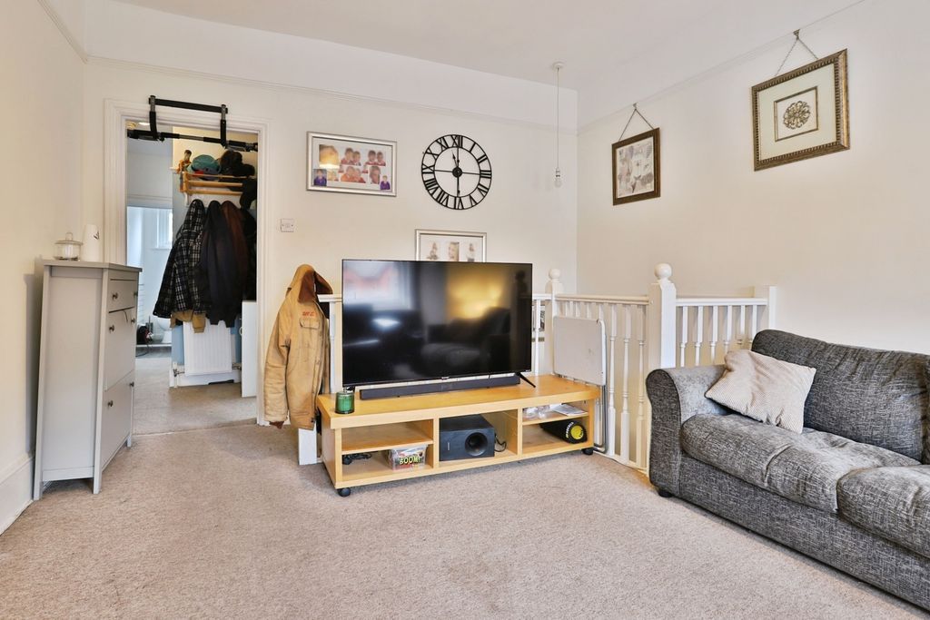 Property photo 3 of 16 Pbox-Img.Jpg