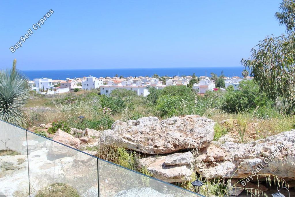 Property photo 3 of 33