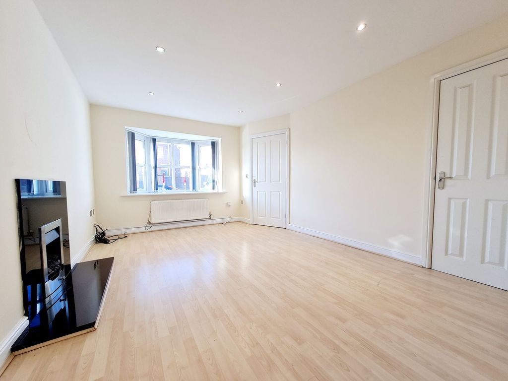 Property photo 2 of 25