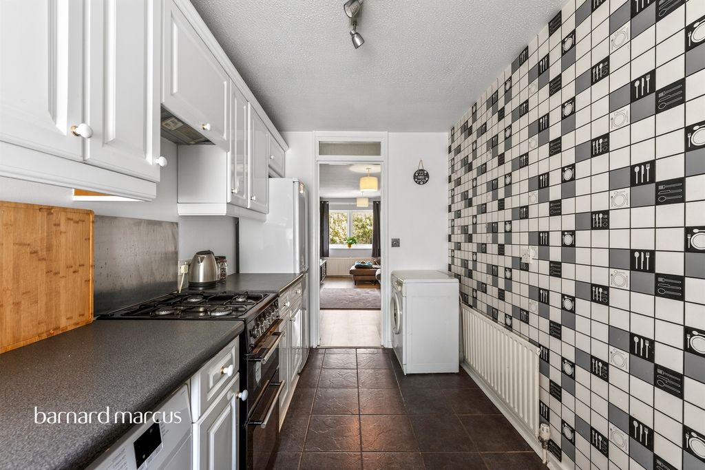 Property photo 3 of 9