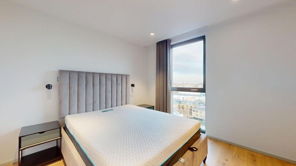 Property photo 3 of 44 Bedroom