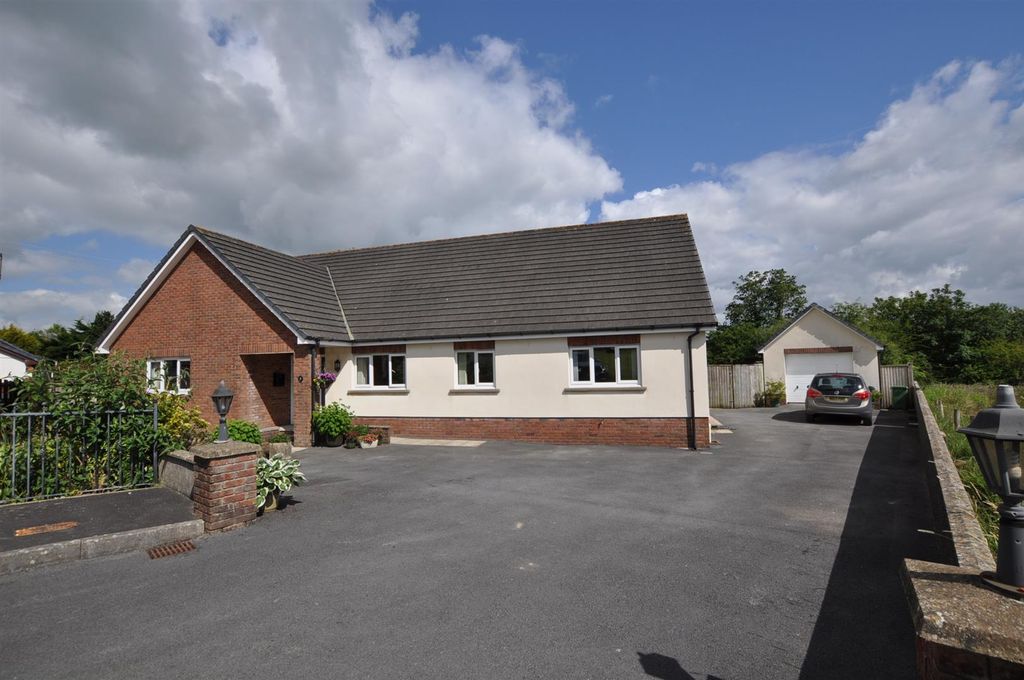 Property photo 1 of 32 Externally