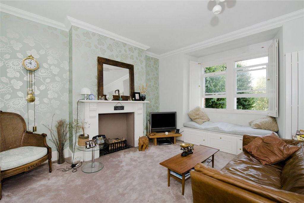 Property photo 3 of 8