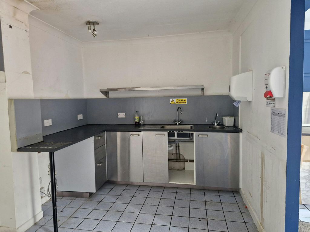 Property photo 2 of 9 Image 3