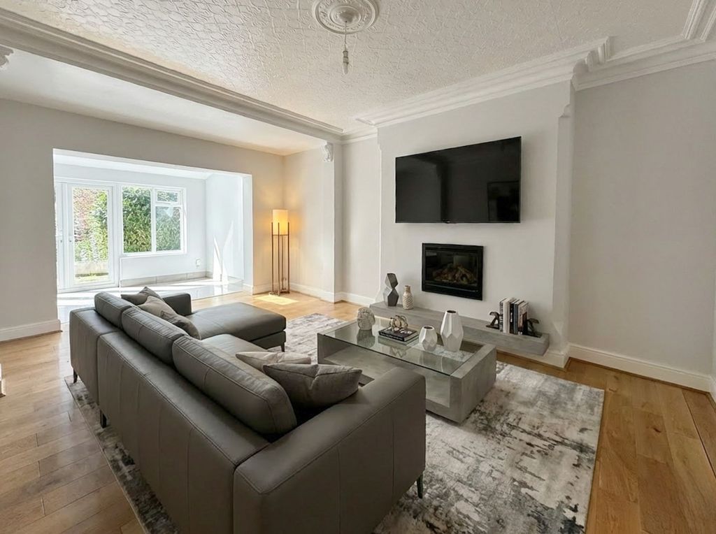 Property photo 3 of 32 Lounge (Virtually Furnished)