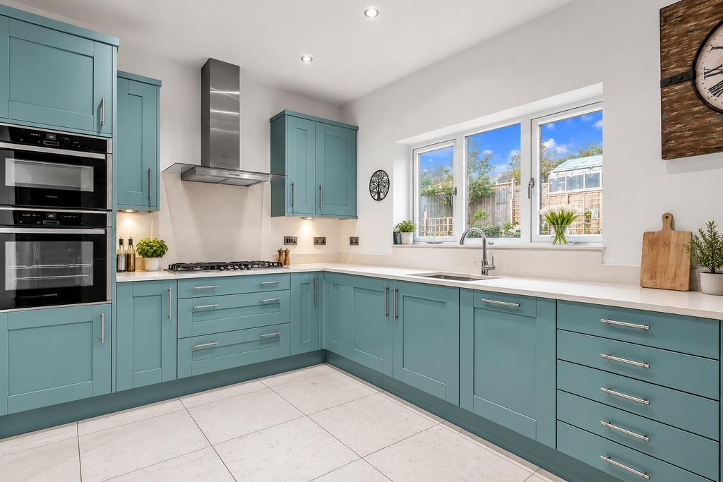 Property photo 2 of 30 1 Brodhurst Close-Ai-39.Jpg