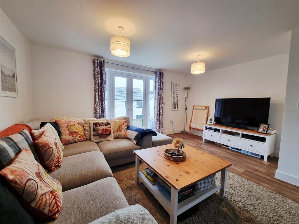 Property photo 2 of 14 Living Room