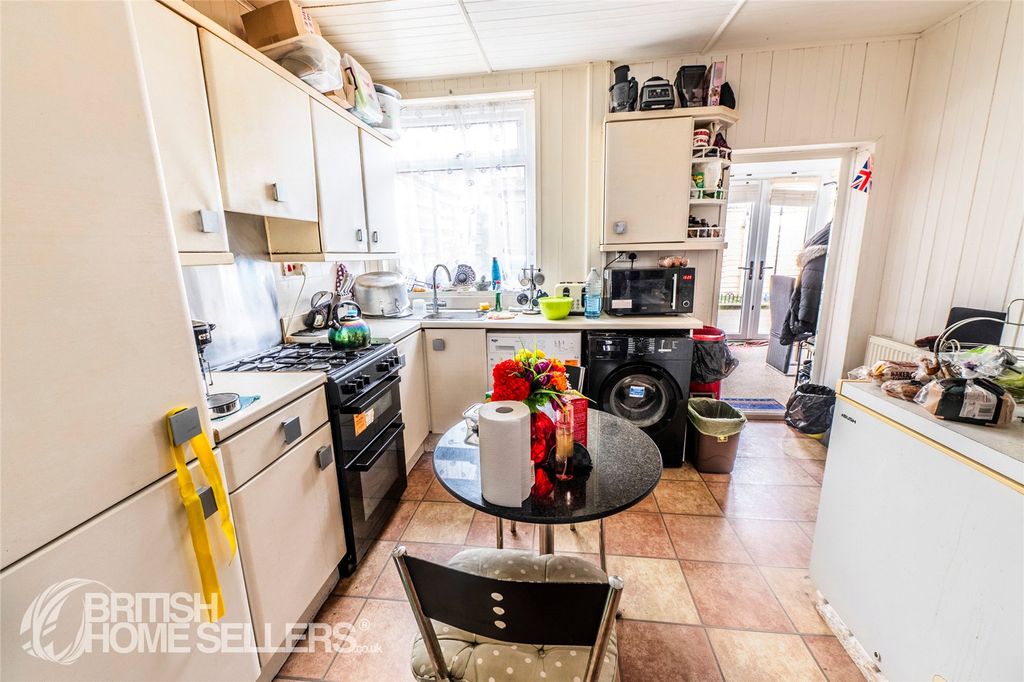 Property photo 2 of 12 Picture No. 04