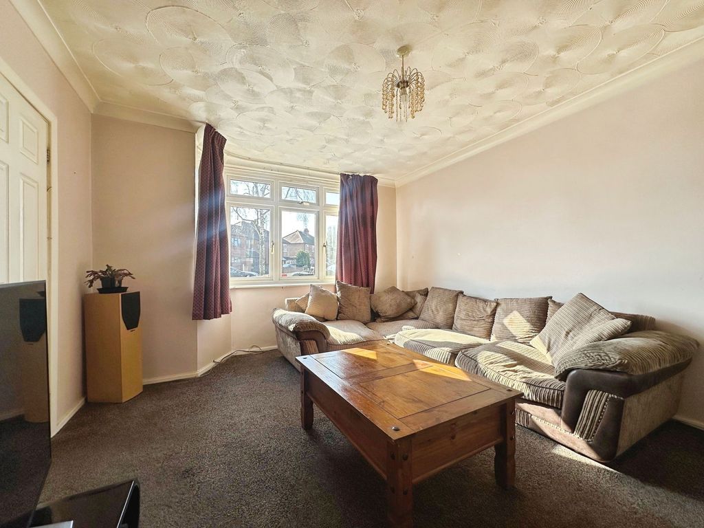 Property photo 3 of 32