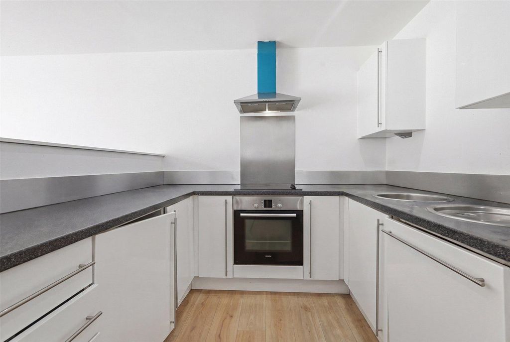 Property photo 3 of 15 Picture No. 05