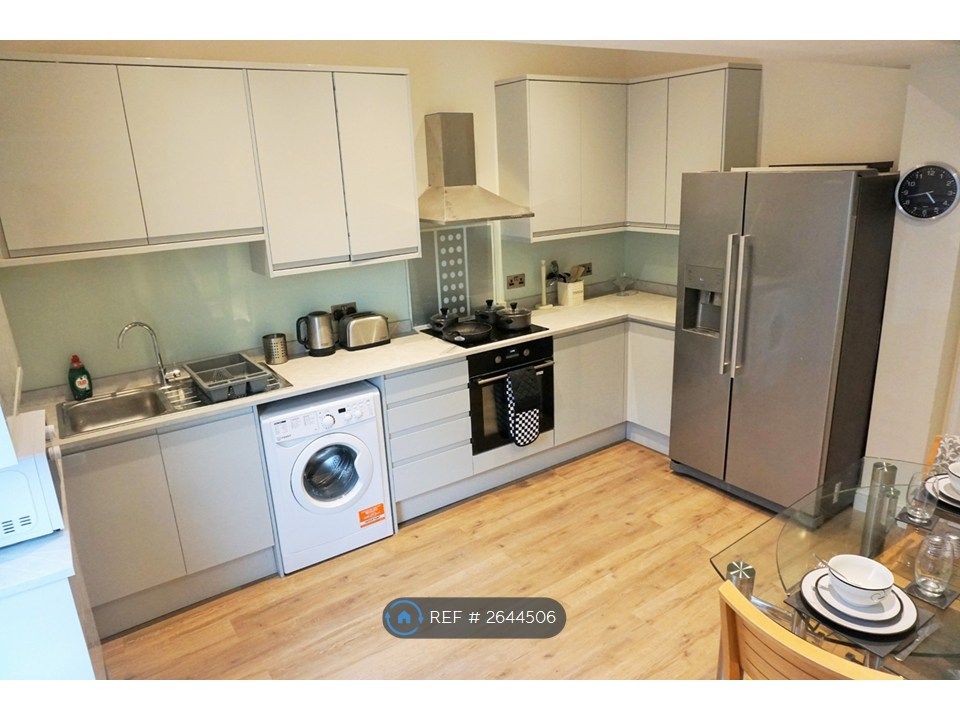 Property photo 1 of 12 Kitchen