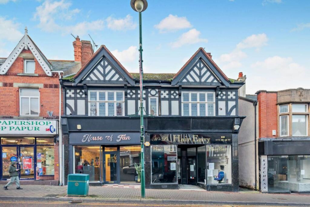 Property photo 1 of 21