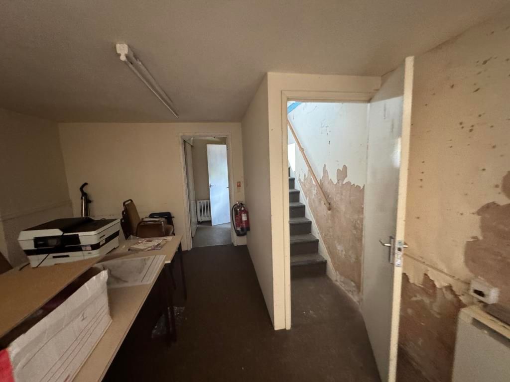 Property photo 3 of 6 Ground Floor