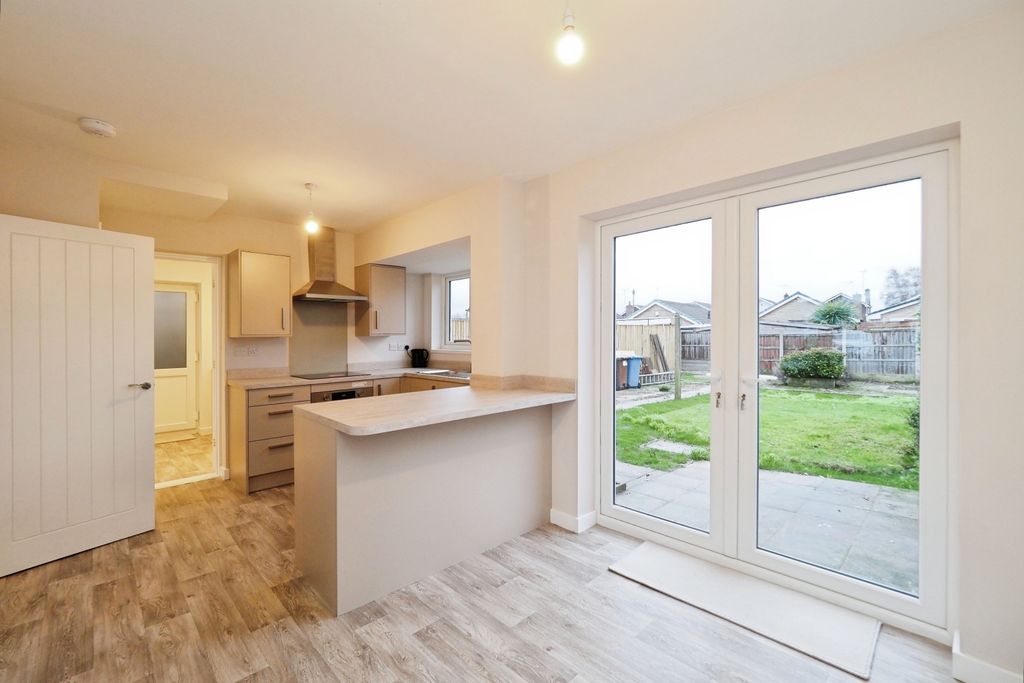 Property photo 2 of 20 Img_4076