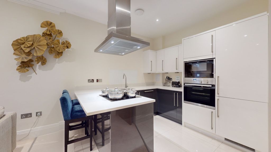 Property photo 2 of 21 Kitchen