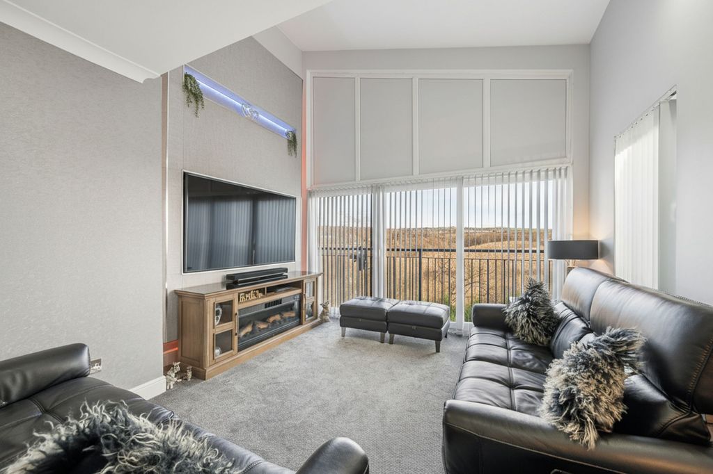 Property photo 1 of 22 Lounge Area