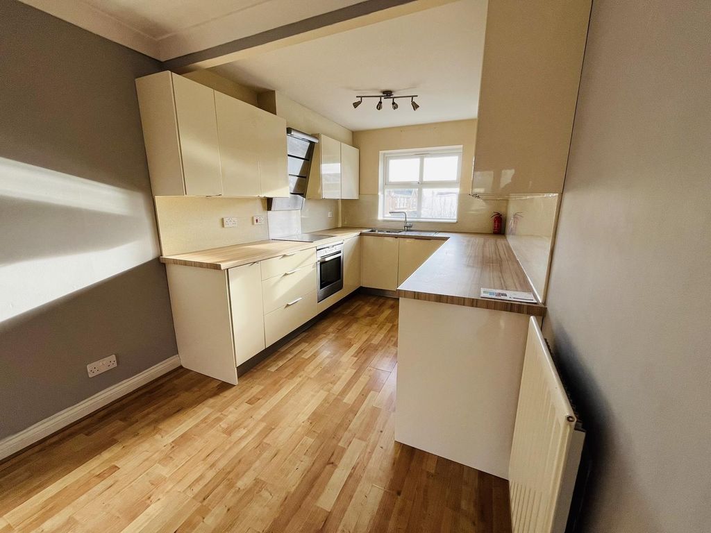 Property photo 2 of 26 Kitchen