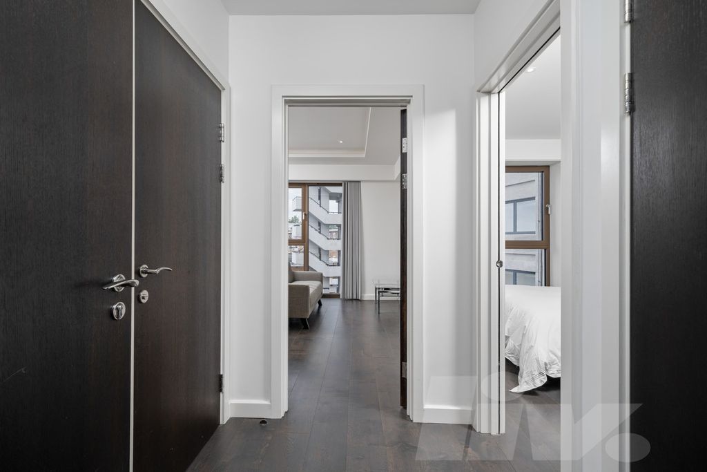 Property photo 3 of 17 Photo 4