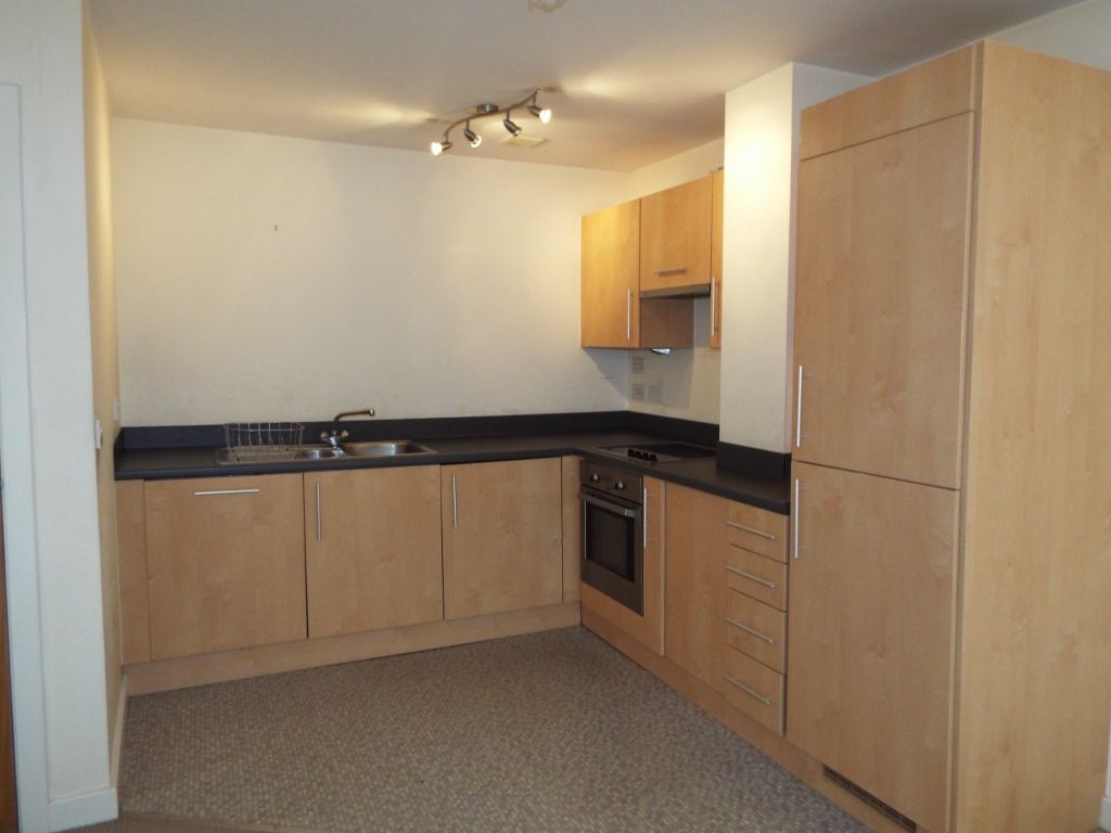 Property photo 3 of 9 Kitchen