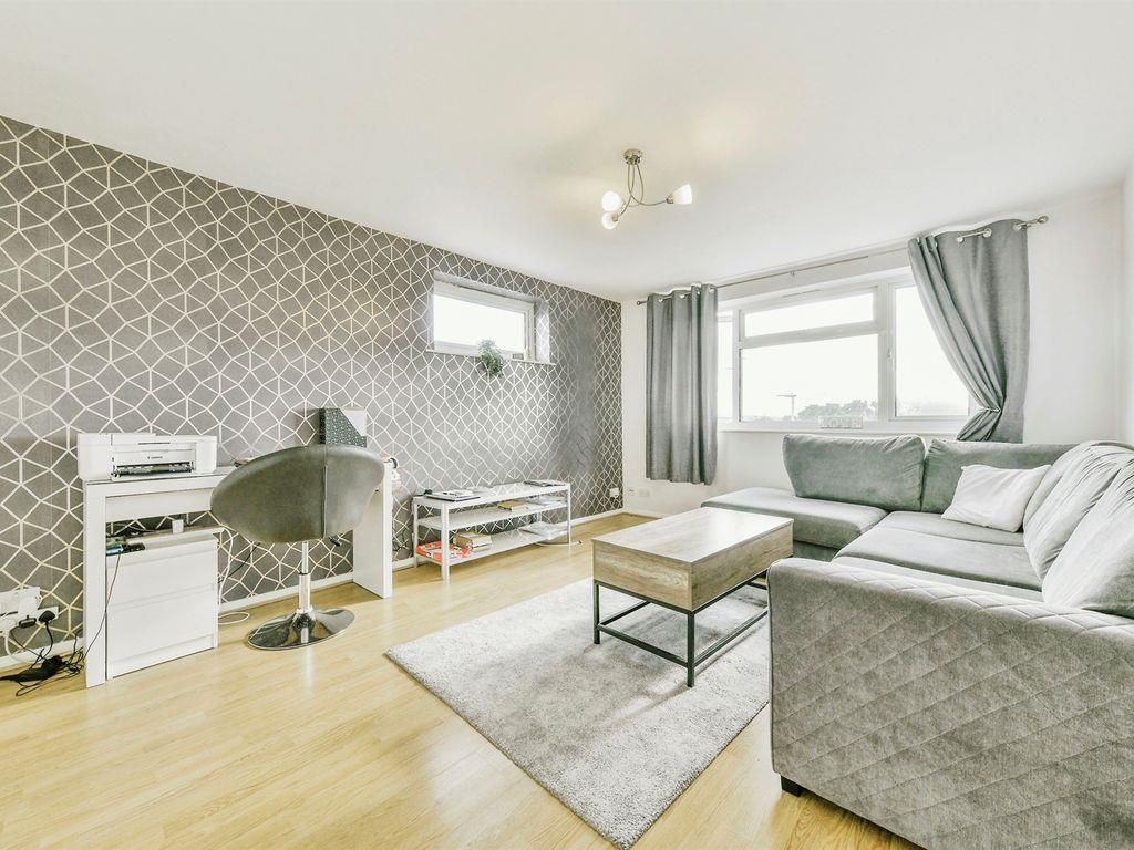 Property photo 3 of 14