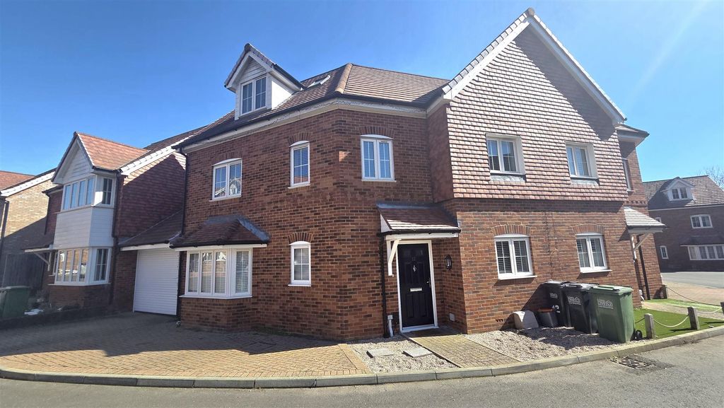 Property photo 1 of 21 Front Aspect