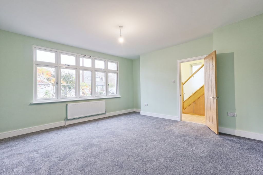 Property photo 3 of 25