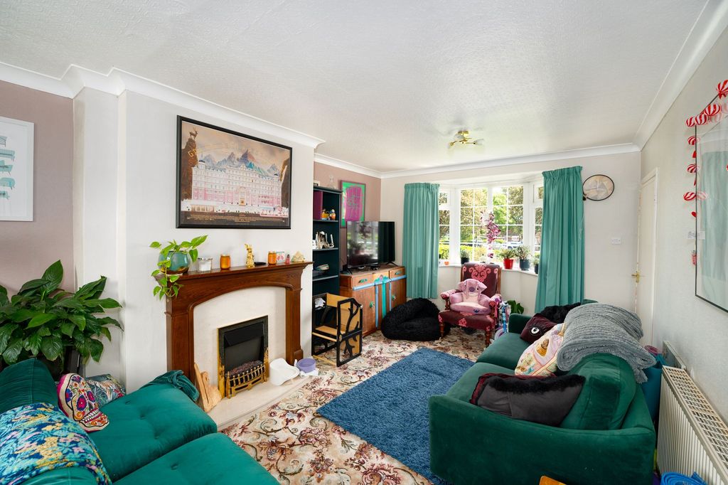 Property photo 2 of 11