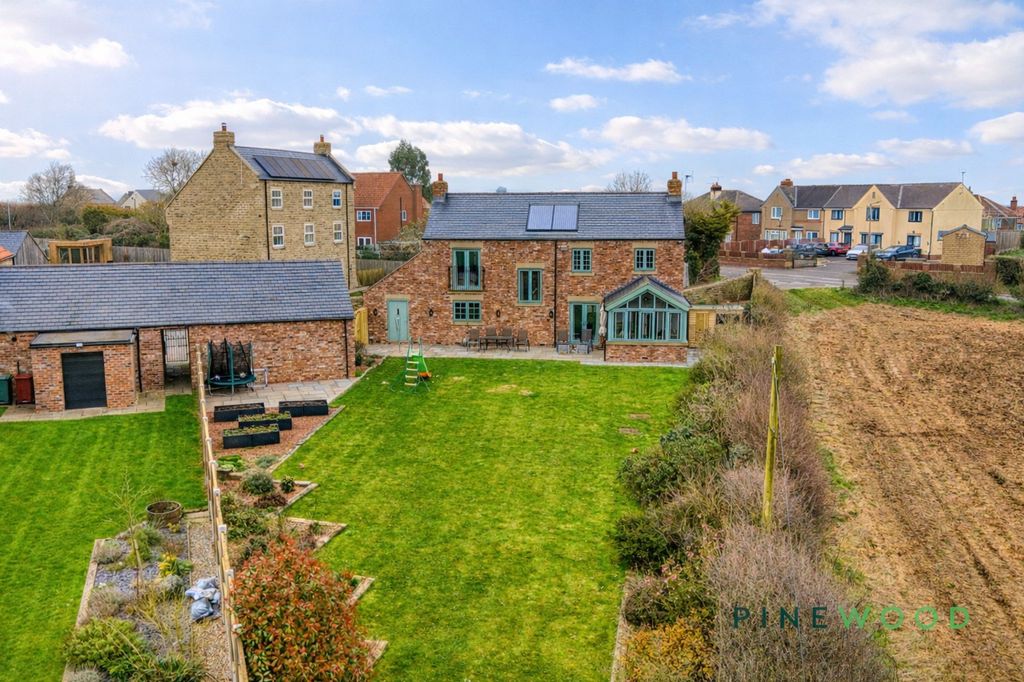 Property photo 2 of 32 Rear