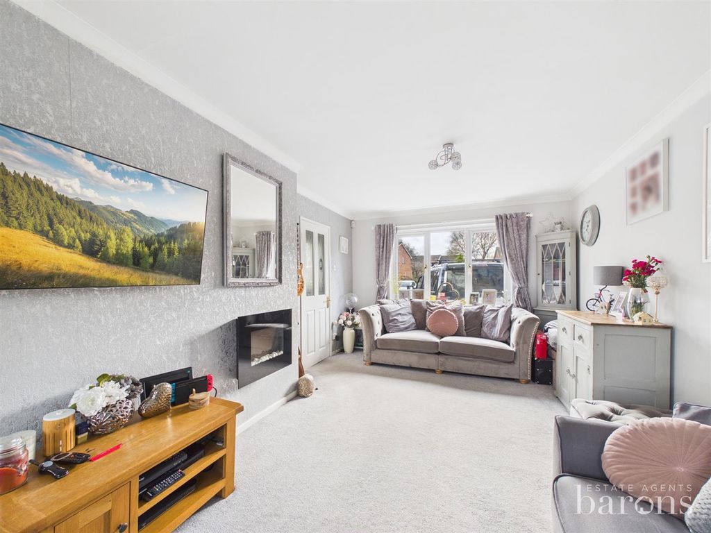 Property photo 3 of 22 Cam05500G0-Pr0129-Still024.Jpg