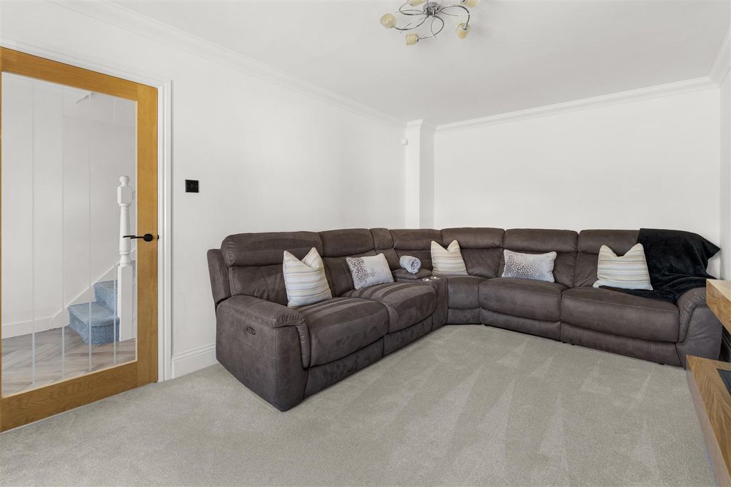 Property photo 3 of 30
