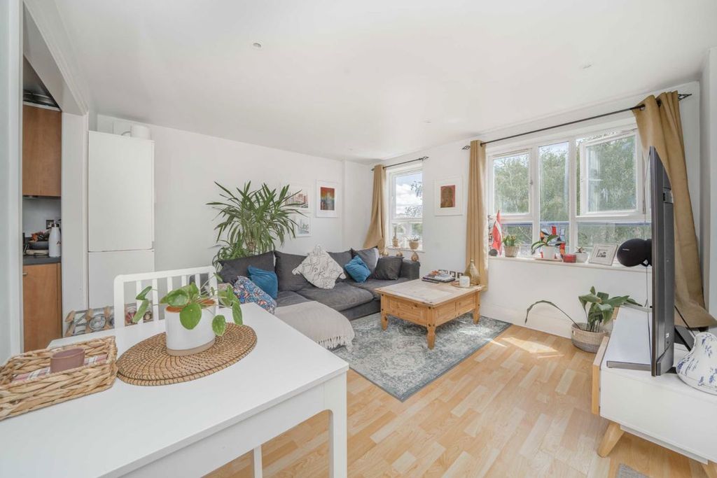 Property photo 2 of 5
