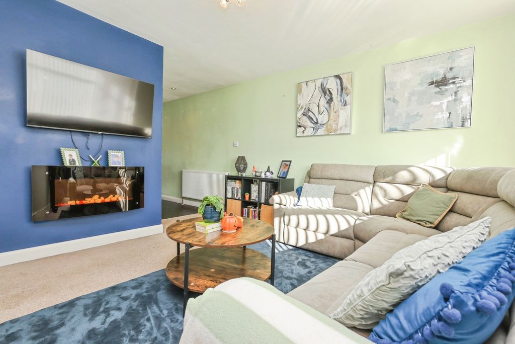 Property photo 2 of 24 Pbox-Img.Jpg