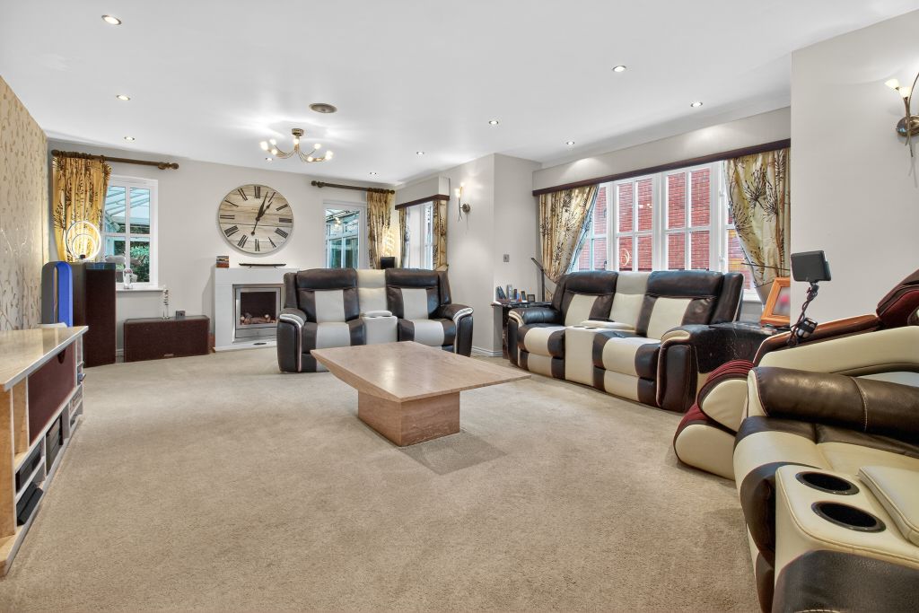 Property photo 2 of 43