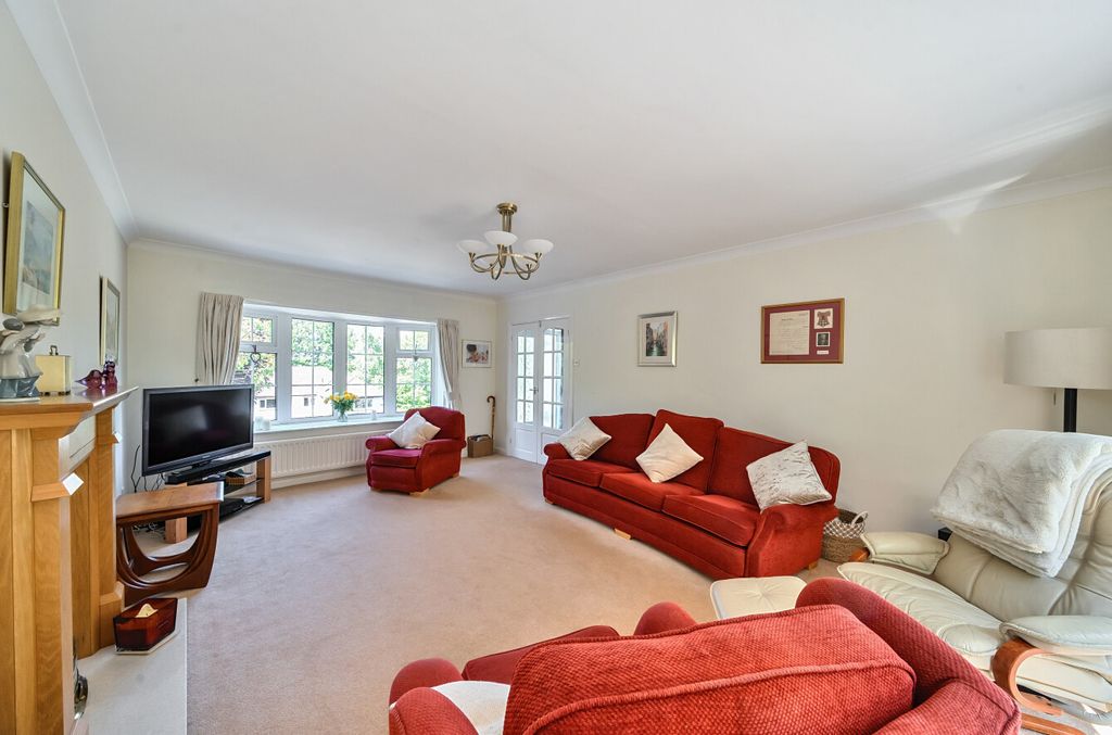 Property photo 2 of 20 1298401-9-682De9B...