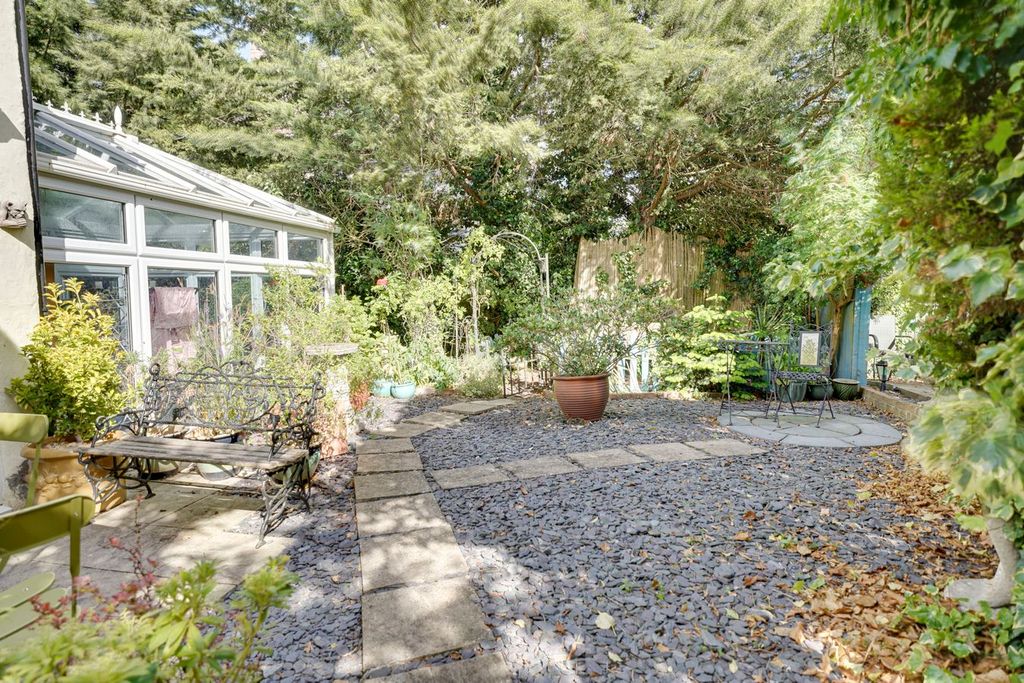 Property photo 3 of 14