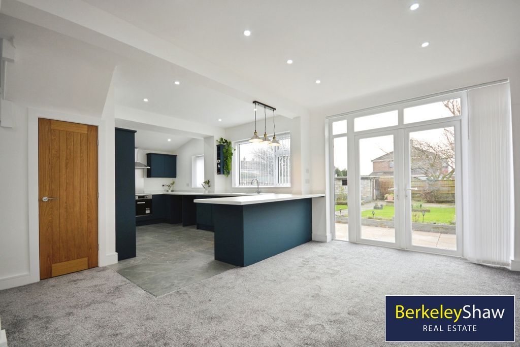 Property photo 1 of 23 Kitchen