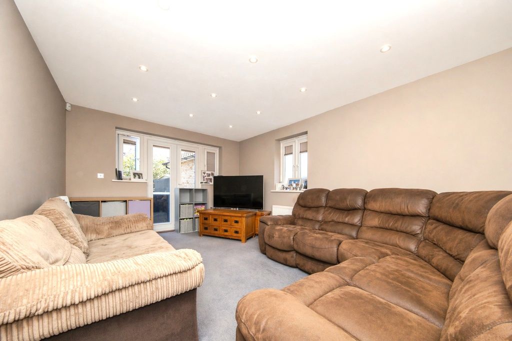 Property photo 2 of 22