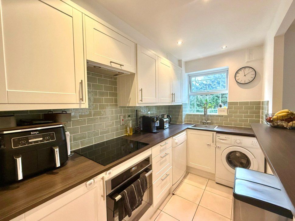 Property photo 2 of 19 Picture No. 12